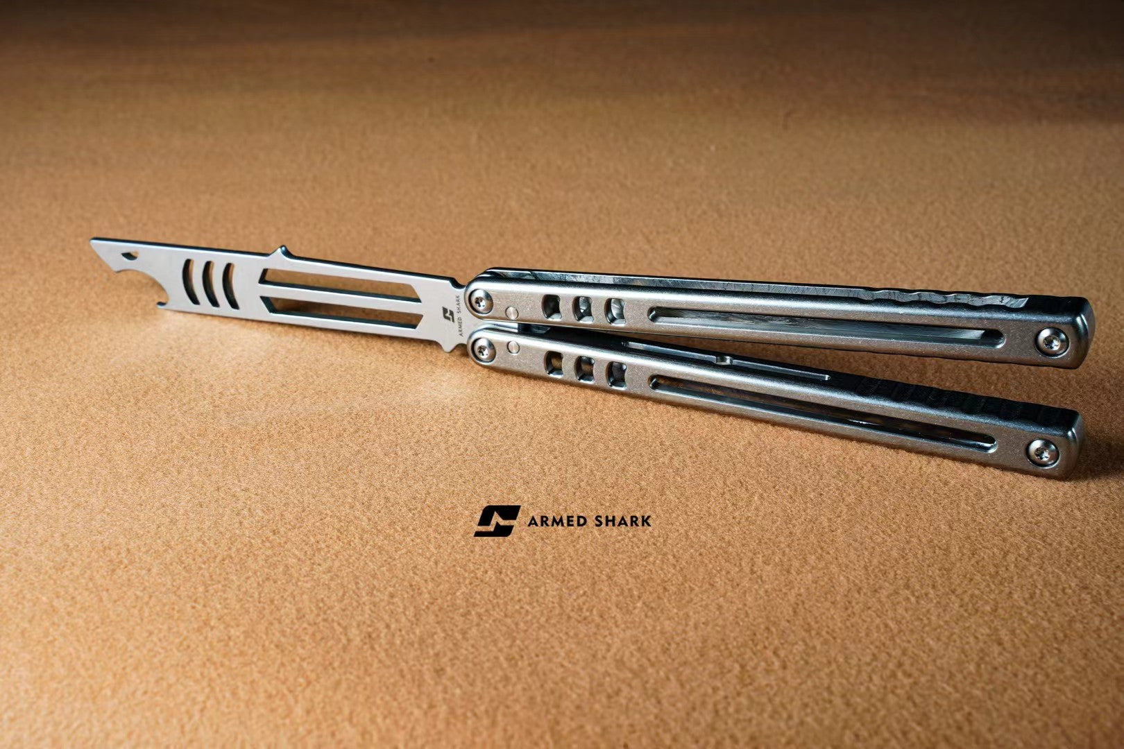 Armed Shark Ceramic Edition Krake Raken Trainer