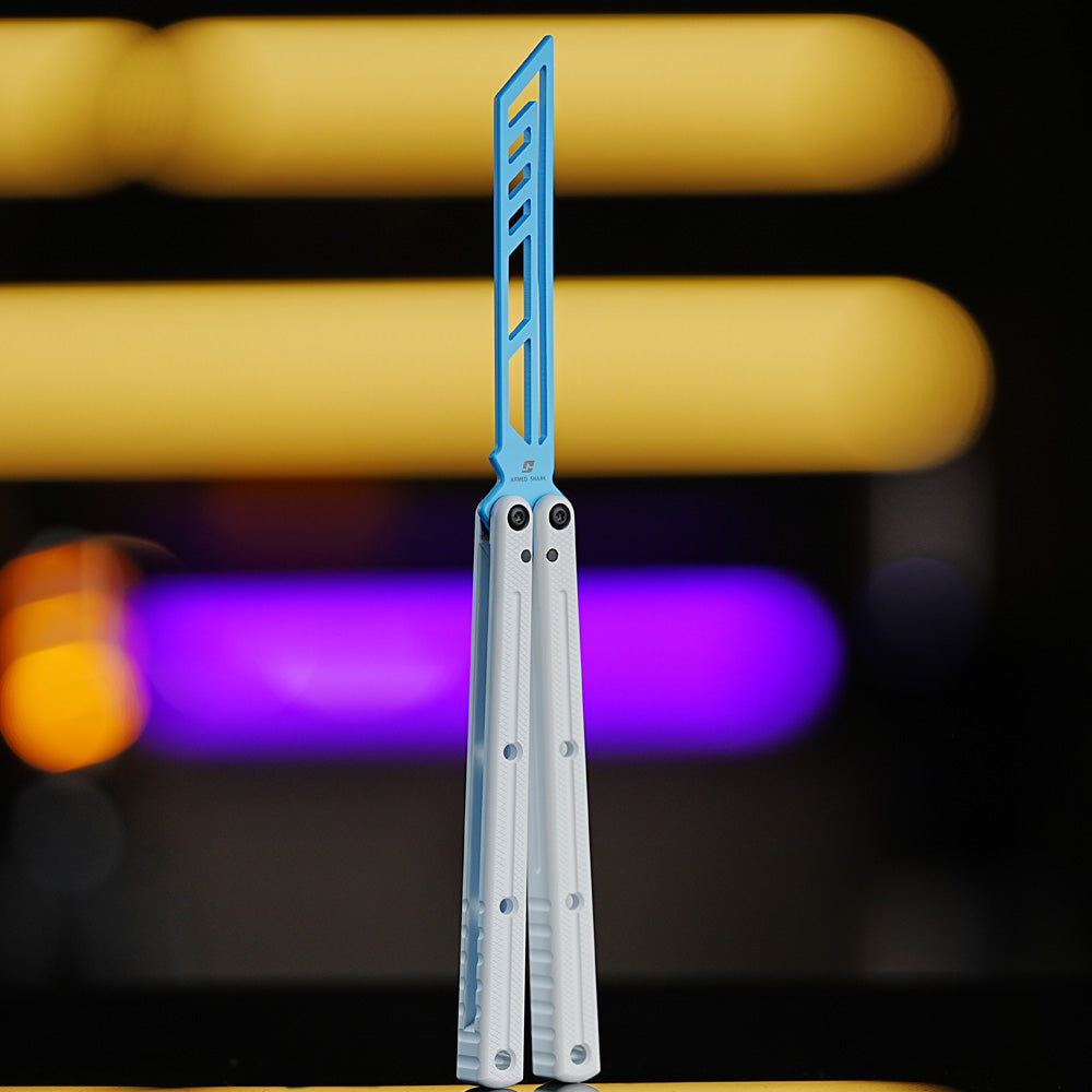 Armed Shark Ceramic Edition Krake Raken trainer with white handle and blue practice blade