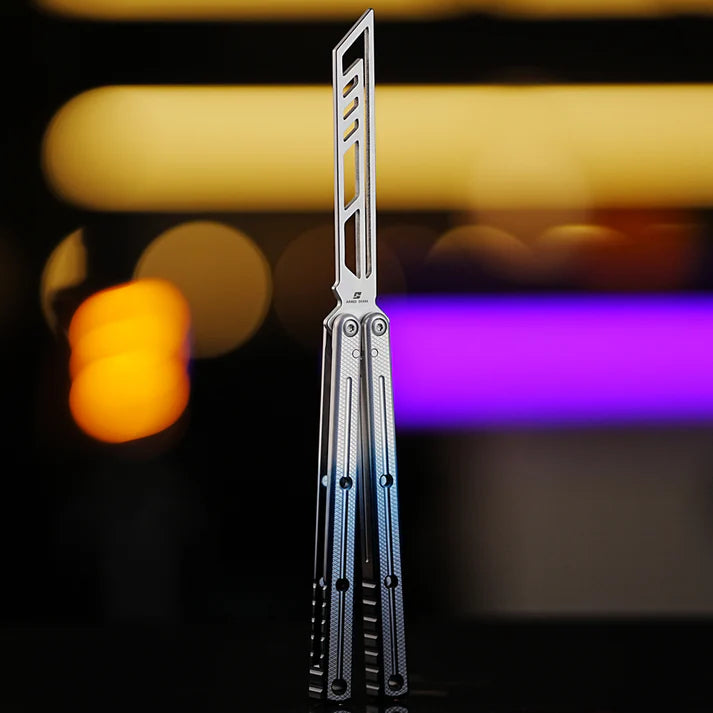 Armed Shark Krake Raken v3 balisong trainer Classic Silver edition